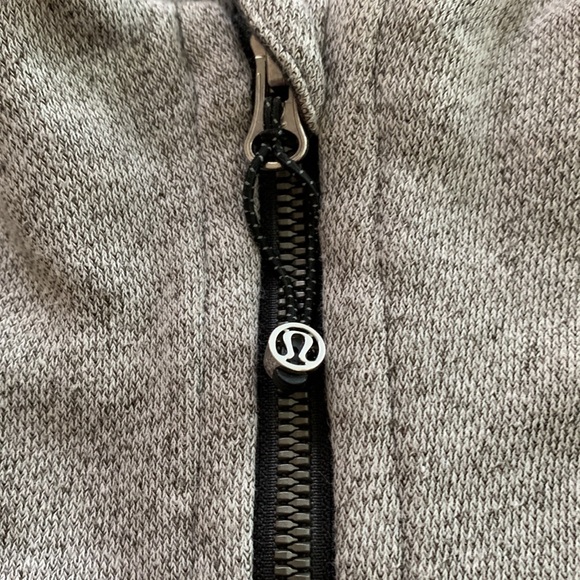 Lululemon Scuba Full Zip Hoodie (6) in excellent condition. Gray/Taupe - Picture 2 of 7